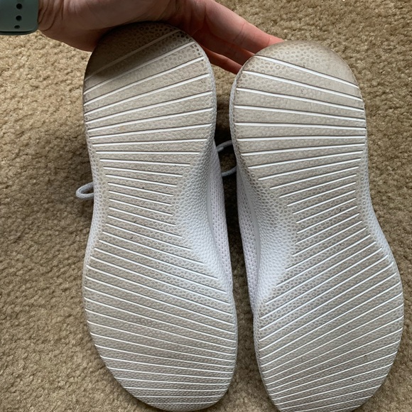 Barely worn M10 white Allbirds Treehugger sneakers. - Picture 7 of 8